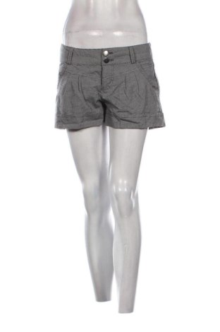 Pantaloni scurți de femei Bershka, Mărime L, Culoare Multicolor, Preț 60,99 Lei