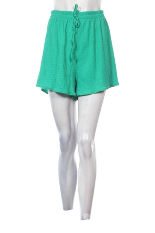 Damen Shorts Boohoo, Größe L, Farbe Grün, Preis € 6,99, #136385919