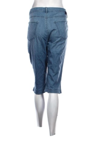 Дамски къс панталон Brax, Размер XL, Цвят Син, Цена 23,00 €