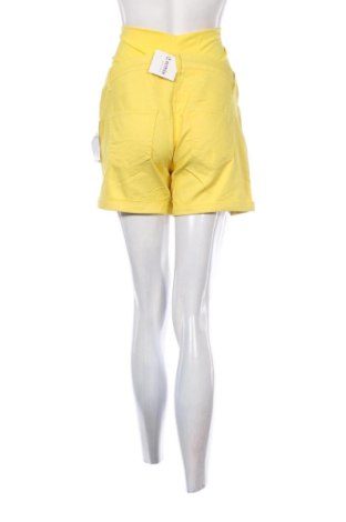 Damen Shorts Maternite, Größe XL, Farbe Gelb, Preis € 51,99