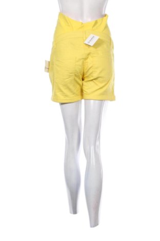 Damen Shorts Maternite, Größe M, Farbe Gelb, Preis € 51,99