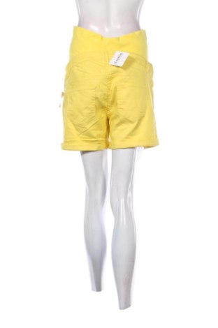 Damen Shorts Maternite, Größe M, Farbe Gelb, Preis € 51,99