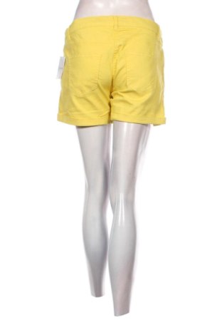 Pantaloni scurți de femei Maternite, Mărime L, Culoare Galben, Preț 243,99 Lei