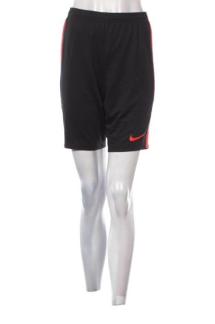 Női rövidnadrág Nike, Méret S, Szín Fekete, Ár 8 779 Ft