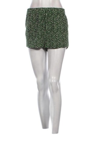 Pantaloni scurți de femei ONLY, Mărime M, Culoare Multicolor, Preț 39,99 Lei, #136358648