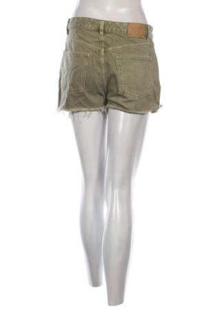 Pantaloni scurți de femei Pull&Bear, Mărime M, Culoare Verde, Preț 60,99 Lei