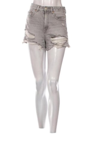 Pantaloni scurți de femei Stradivarius, Mărime S, Culoare Gri, Preț 50,99 Lei
