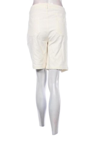 Damen Shorts Tchibo, Größe 3XL, Farbe Ecru, Preis 12,99 €