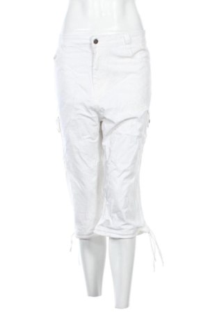 Дамски къс панталон Unbranded, Размер 3XL, Цвят Бял, Цена 16,36 €