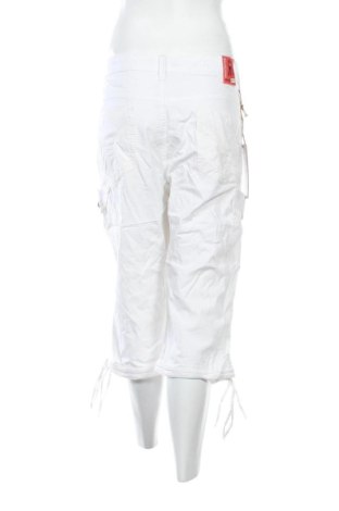 Дамски къс панталон Unbranded, Размер 3XL, Цвят Бял, Цена 16,36 €