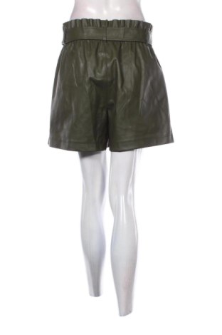 Дамски къс панталон Vero Moda, Размер M, Цвят Зелен, Цена 10,73 €