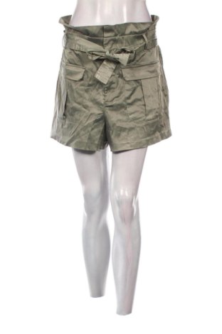Pantaloni scurți de femei Zara, Mărime L, Culoare Verde, Preț 63,99 Lei