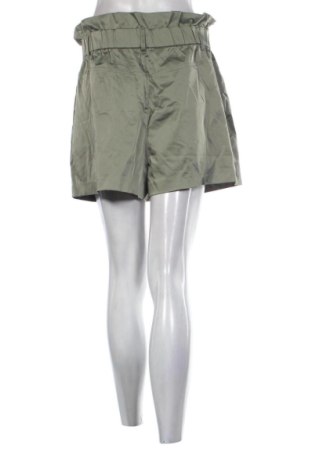 Pantaloni scurți de femei Zara, Mărime L, Culoare Verde, Preț 63,99 Lei