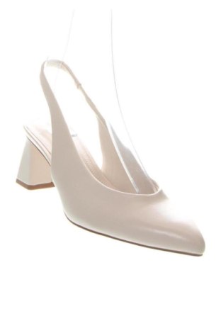Дамски обувки Stradivarius, Размер 38, Цвят Екрю, Цена 26,58 €