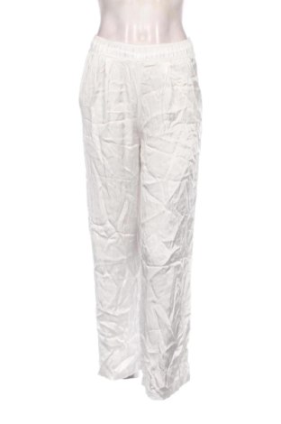 Damenhose Bershka, Größe S, Farbe Weiß, Preis 19,99 €