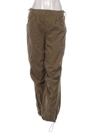 Pantaloni de femei Bershka, Mărime M, Culoare Verde, Preț 91,99 Lei