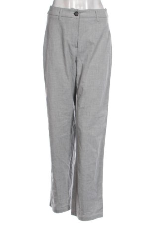Pantaloni de femei Bershka, Mărime S, Culoare Gri, Preț 78,20 Lei