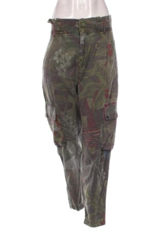 Pantaloni de femei Desigual, Mărime L, Culoare Multicolor, Preț 166,82 Lei