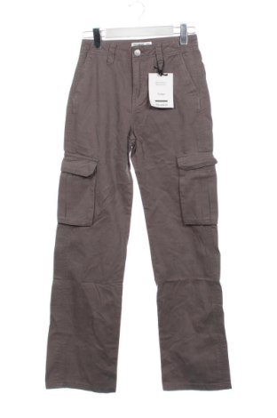 Дамски панталон Pull&Bear, Размер XS, Цвят Сив, Цена 24,03 €
