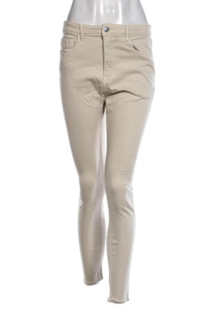 Дамски панталон Stradivarius, Размер M, Цвят Екрю, Цена 15,33 €