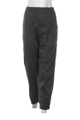 Дамски панталон Uniqlo, Размер XXL, Цвят Сив, Цена 11,75 €