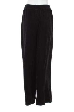 Pantaloni de femei Urban Classics, Mărime M, Culoare Negru, Preț 243,99 Lei