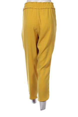 Pantaloni de femei Zara, Mărime XL, Culoare Galben, Preț 85,99 Lei
