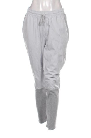 Дамско спортно долнище Adidas, Размер L, Цвят Сив, Цена 21,47 €, #136413984