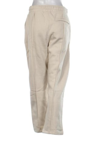 Дамско спортно долнище Bershka, Размер L, Цвят Бежов, Цена 11,75 €