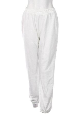Дамско спортно долнище Pull&Bear, Размер L, Цвят Бял, Цена 18,40 €