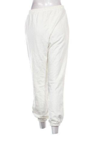 Дамско спортно долнище Pull&Bear, Размер M, Цвят Бял, Цена 24,03 €