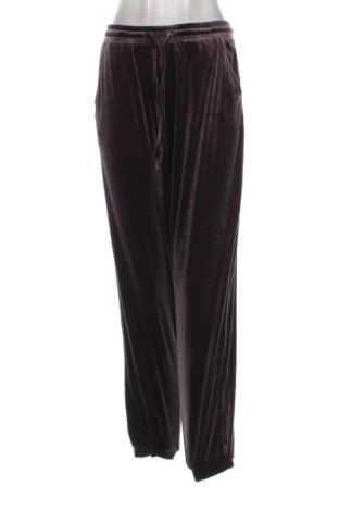 Дамско спортно долнище Stradivarius, Размер L, Цвят Кафяв, Цена 24,00 €