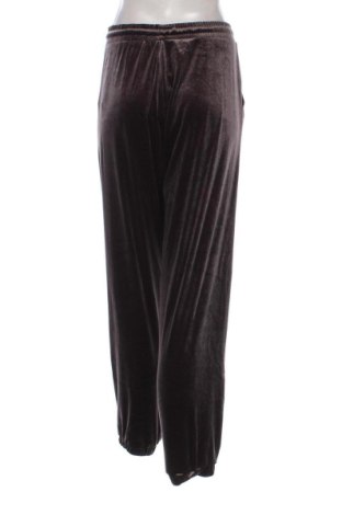 Дамско спортно долнище Stradivarius, Размер L, Цвят Кафяв, Цена 24,00 €