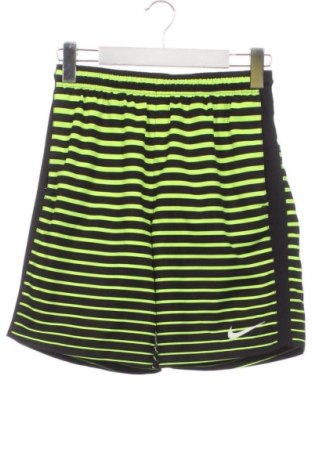 Detské krátke nohavice  Nike, Veľkosť 12-13y/ 158-164 cm, Farba Viacfarebná, Cena  14,00 €