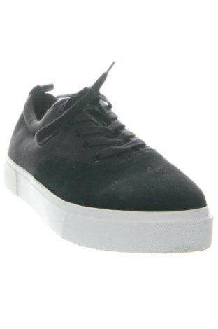 Férfi cipők
 Calvin Klein, Méret 43, Szín Fekete, Ár 32 231 Ft