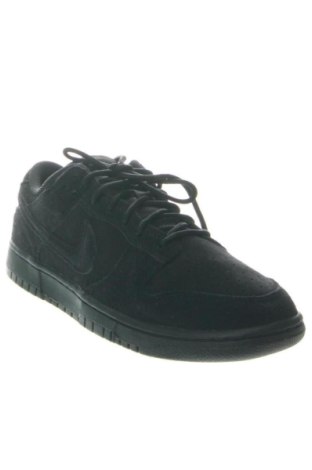 Férfi cipők
 Nike, Méret 44, Szín Fekete, Ár 51 919 Ft