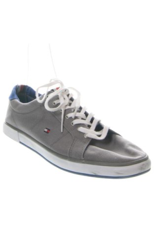 Férfi cipők
 Tommy Hilfiger, Méret 43, Szín Szürke, Ár 35 839 Ft