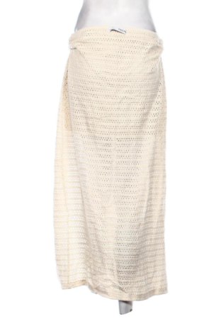 Пола Bershka, Размер L, Цвят Екрю, Цена 15,33 €