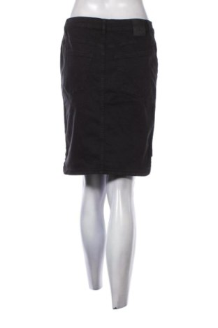 Пола Comma,, Размер M, Цвят Черен, Цена 28,63 €