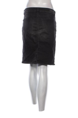 Пола Esprit, Размер L, Цвят Черен, Цена 21,47 €