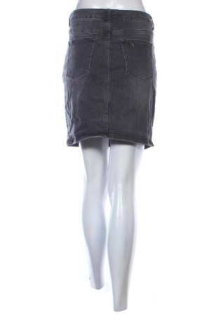Пола Unbranded, Размер XL, Цвят Черен, Цена 15,33 €