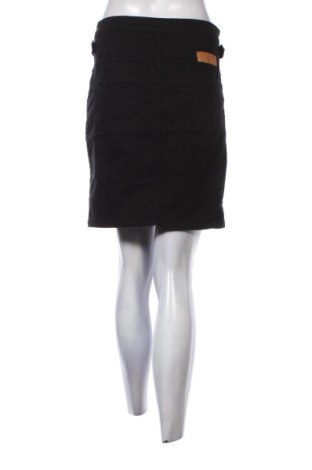 Пола Vero Moda, Размер M, Цвят Черен, Цена 14,31 €