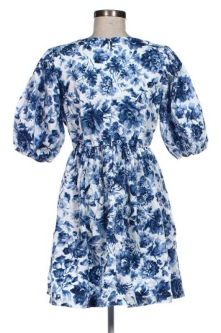 Рокля Abercrombie & Fitch, Размер M, Цвят Многоцветен, Цена 19,42 €