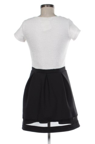 Šaty  Guess, Velikost M, Barva Černá, Cena  1 502,00 Kč