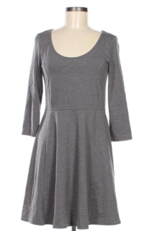 Kleid H&M, Größe M, Farbe Grau, Preis 25,99 €