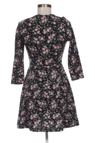 Рокля H&M Divided, Размер M, Цвят Многоцветен, Цена 20,45 €