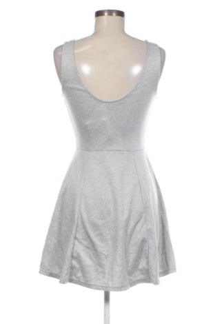 Рокля H&M Divided, Размер M, Цвят Многоцветен, Цена 20,45 €