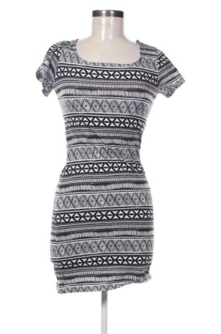 Рокля Primark, Размер M, Цвят Многоцветен, Цена 18,40 €, #136477061