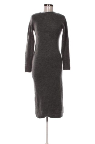 Šaty  Pull&Bear, Velikost S, Barva Šedá, Cena  565,00 Kč