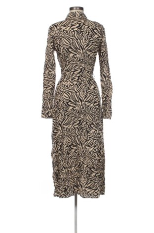 Рокля Stradivarius, Размер S, Цвят Многоцветен, Цена 25,05 €